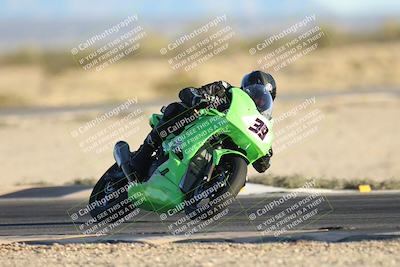 media/Dec-07-2025-CVMA (Sun) [[3e7d2de5dc]]/Race 18-Formula Twins-Formula 40 UL/